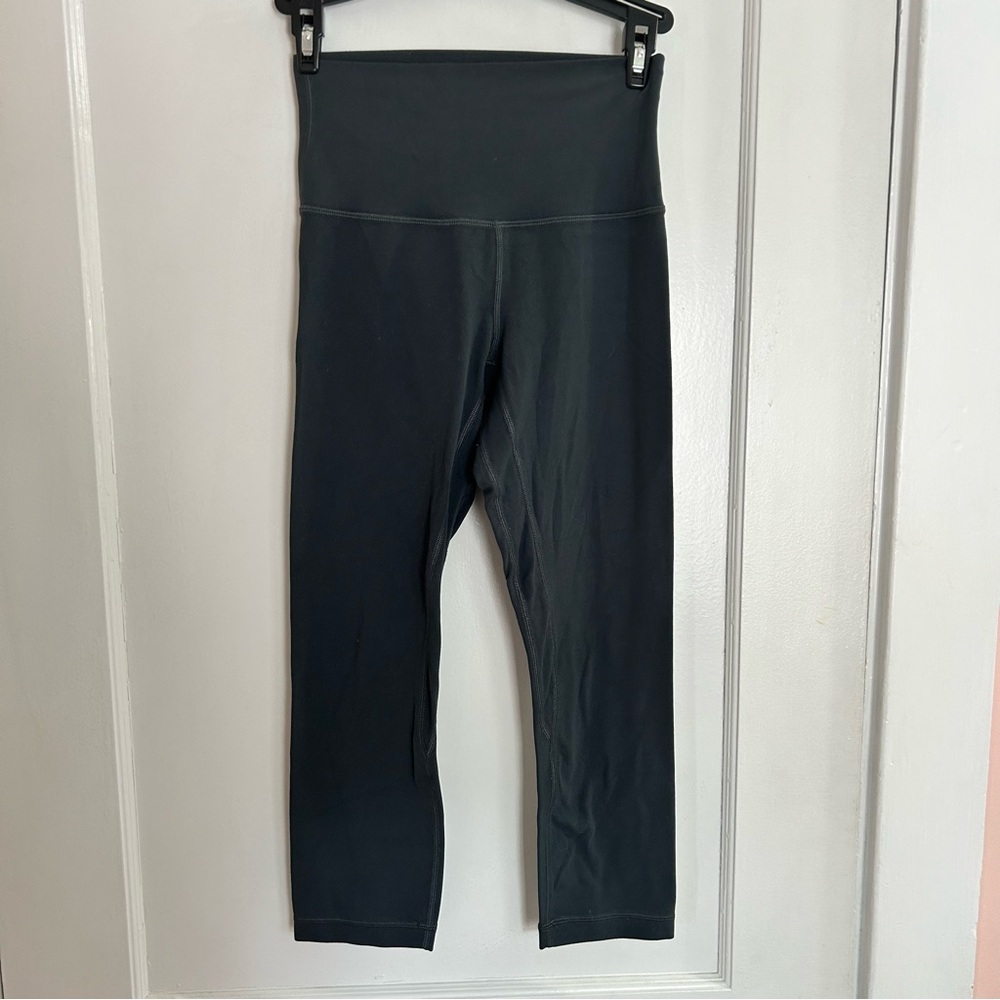 Lululemon Align 21” Leggings in Gray/melanite - size 4
